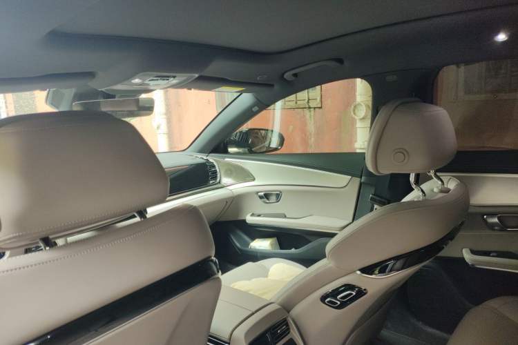 Used BYD Han 2025 DM-i Intelligent Driving Edition 125KM Prestige Model Headliner
