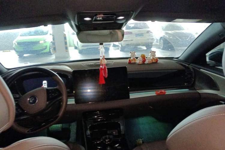 Used BYD Han 2025 DM-i 125KM Prestige Model Headliner