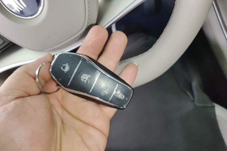 Used BYD Han 2025 DM-i Intelligent Driving Edition 125KM LiDAR Flagship Model Interior 1