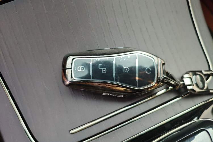 Used BYD Han 2025 EV with 701 km of Laser Radar-Enabled Intelligent Driving Interior 1