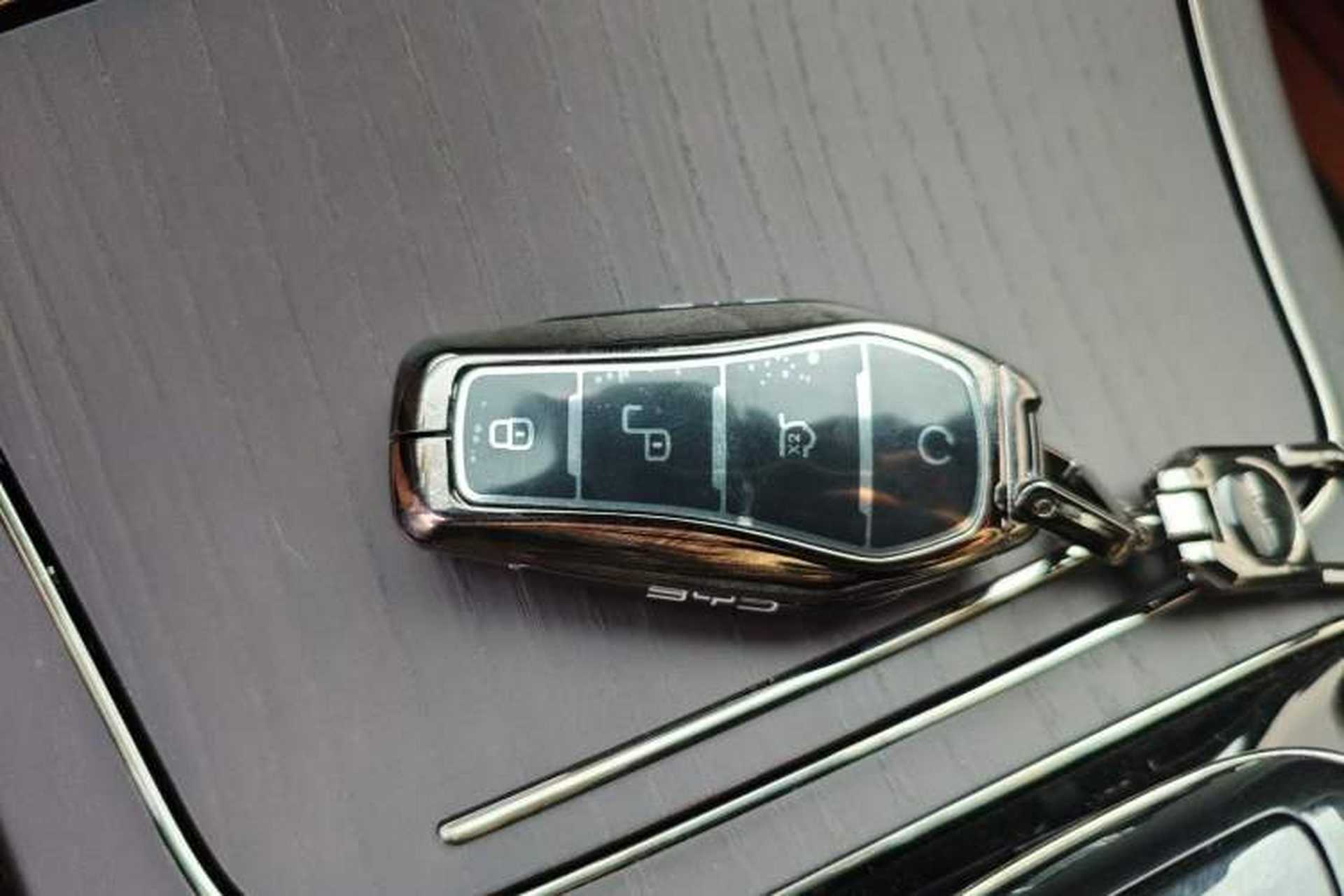 Used BYD Han 2025 EV with 701 km of Laser Radar-Enabled Intelligent Driving Interior 1