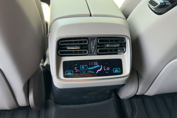 Used BYD Han 2025 DM-i Intelligent Driving Edition 125KM LiDAR Flagship Model Interior 1