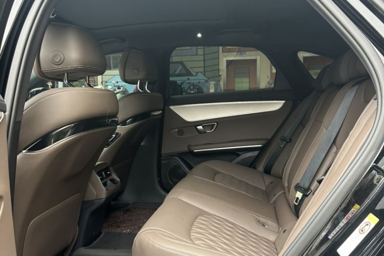 Used BYD Han 2025 DM-i 125KM Prestige Model Interior 1