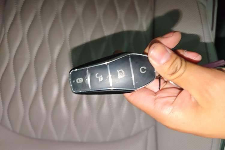 Used BYD Han 2025 DM-i Intelligent Driving Edition 125KM LiDAR Flagship Model Interior 1