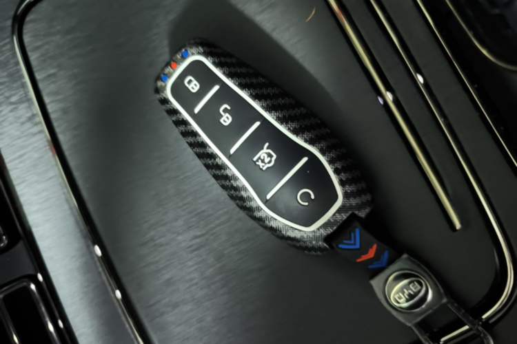 Used BYD Han 2025 DM-i Smart Drive 125KM Elite Model Interior 1