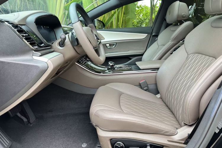 Used BYD Han 2025 EV Intelligent Driving Edition 605KM Prestige Model Interior 2