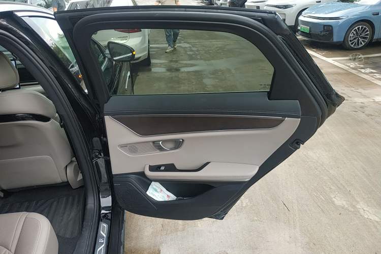 Used BYD Han 2025 EV with 701 km of Laser Radar-Enabled Intelligent Driving Interior 3