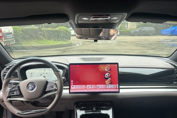Used BYD Han 2025 DM-i 125KM Prestige Model Interior 3