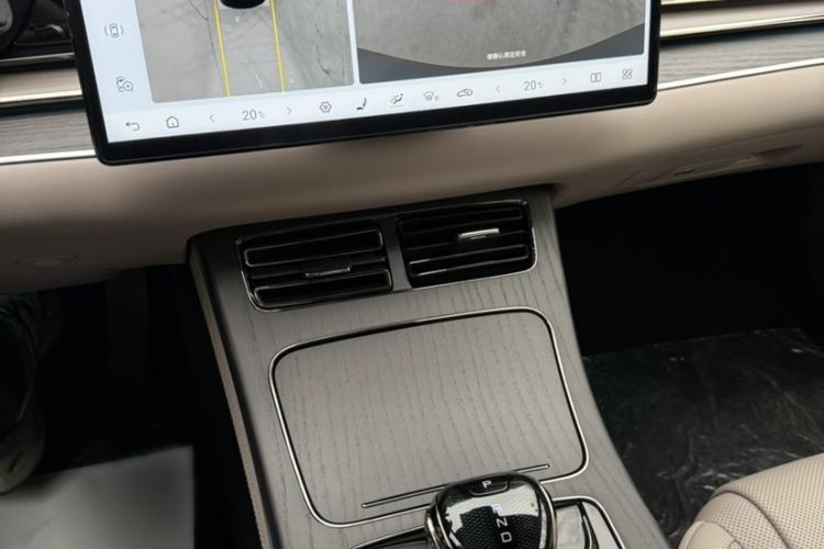 Used BYD Han 2025 DM-i Intelligent Driving Edition 125KM LiDAR Flagship Model Interior 4