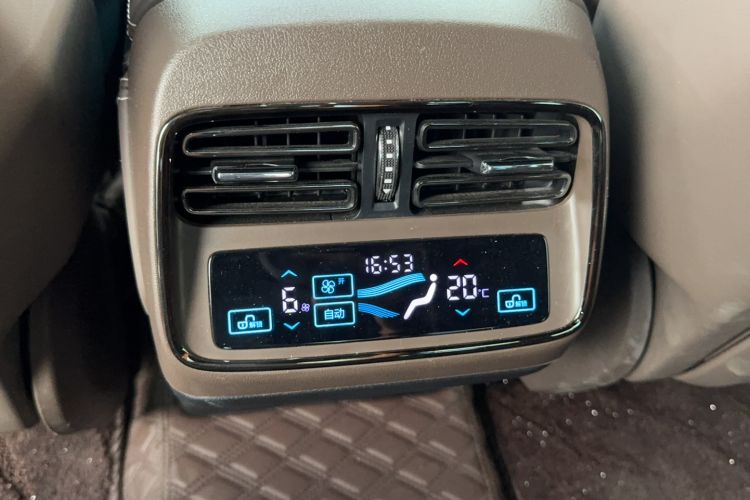 Used BYD Han 2025 EV Intelligent Driving Version 506KM Prestige Model Interior 4