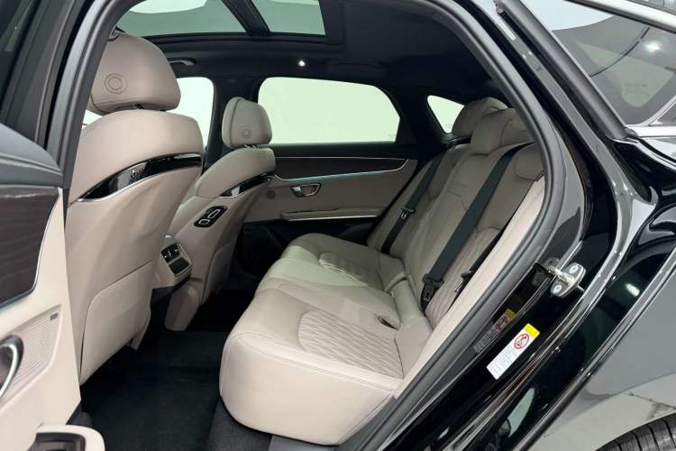 Used BYD Han 2025 EV with 701 km of Laser Radar-Enabled Intelligent Driving Interior 4