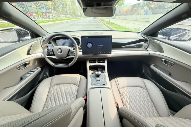 Used BYD Han 2025 DM-i 125KM Elite Model Interior 4