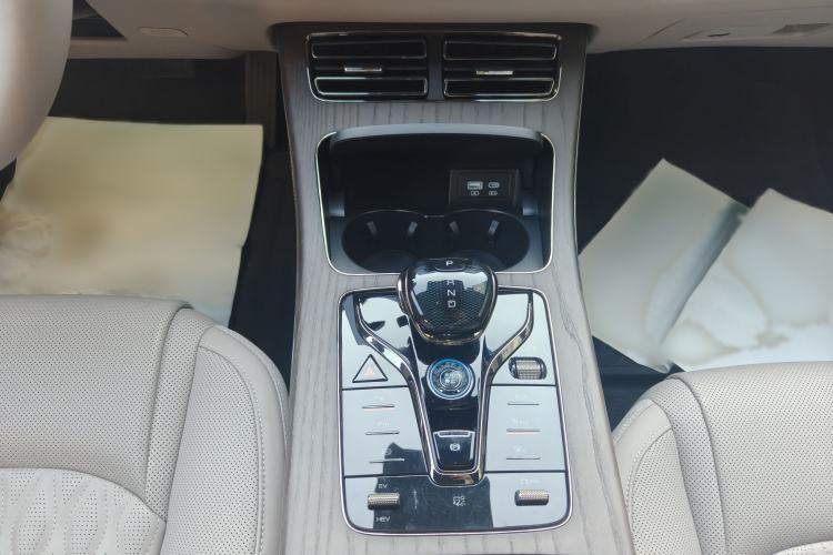 Used BYD Han 2025 DM-i Intelligent Driving Edition 125KM LiDAR Flagship Model Interior 5