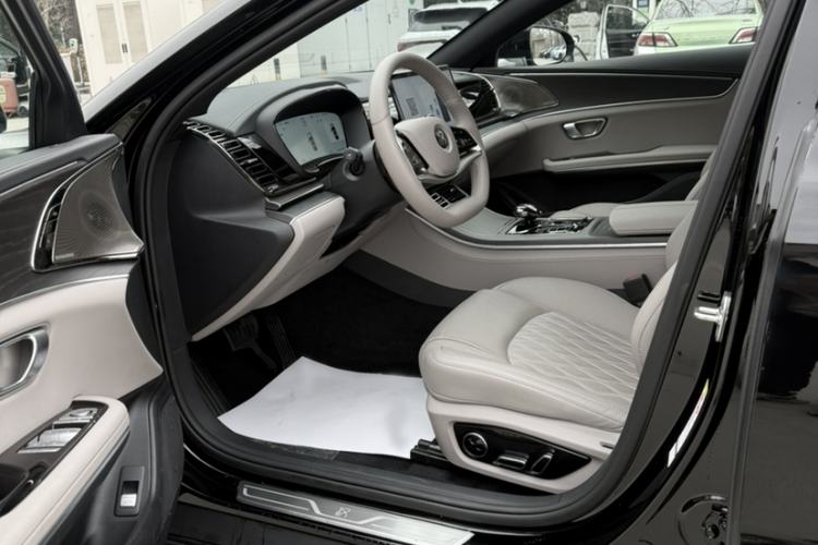 Used BYD Han 2025 DM-i Intelligent Driving Edition 125KM LiDAR Flagship Model Interior 5