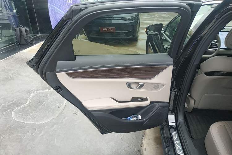 Used BYD Han 2025 EV with 701 km of Laser Radar-Enabled Intelligent Driving Interior 5