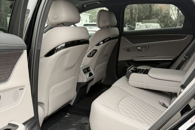 Used BYD Han 2025 DM-i Intelligent Driving Edition 125KM LiDAR Flagship Model Interior 6