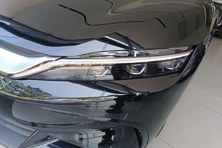 Used BYD Han 2025 DM-i 125KM Prestige Model Left Front Headlight