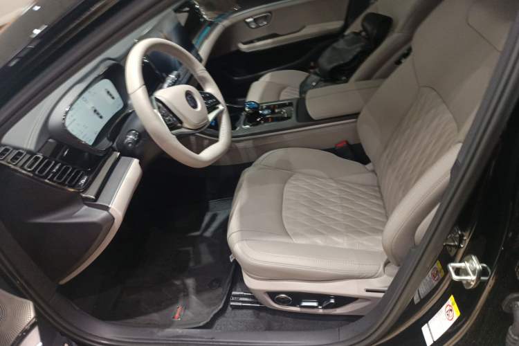 Used BYD Han 2025 DM-i 125KM LiDAR-Powered Intelligent Driving Model Left Front Seat