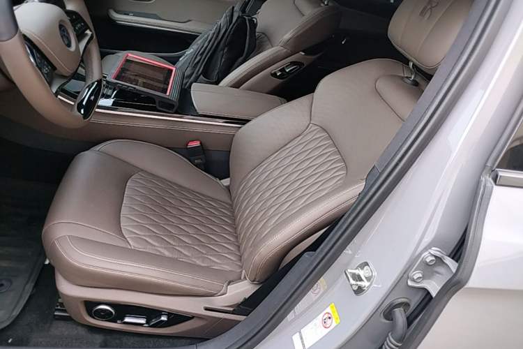 Used BYD Han 2025 DM-i 125KM Elite Model Left Front Seat