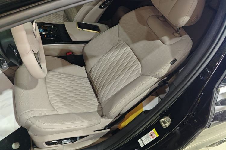 Used BYD Han 2025 DM-i Smart Drive 125KM Prestige Model Left Front Seat