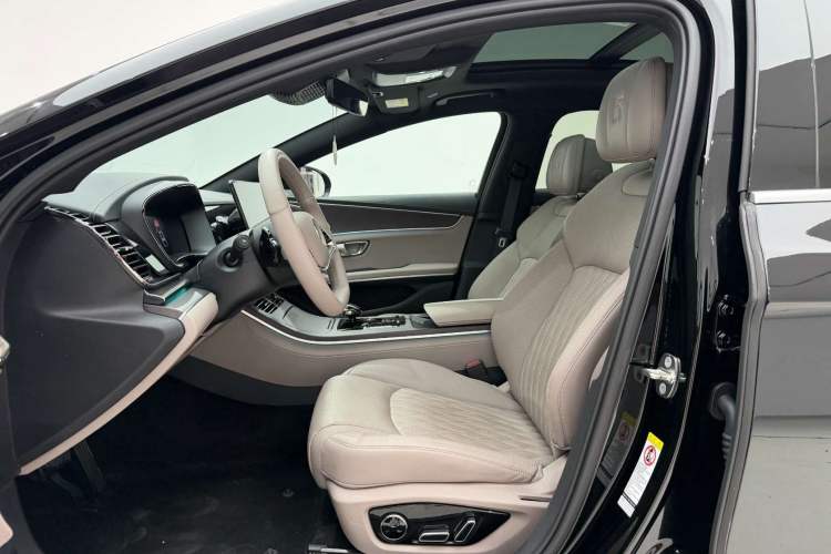Used BYD Han 2025 EV with 701 km of Laser Radar-Enabled Intelligent Driving Left Front Seat