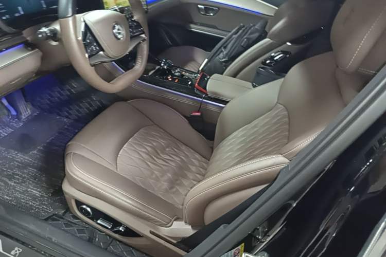 Used BYD Han 2025 EV Intelligent Driving Edition 605KM Prestige Model Left Front Seat