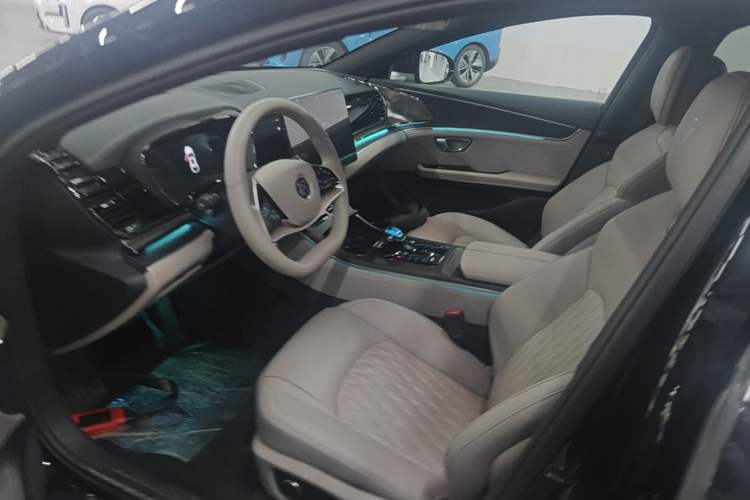 Used BYD Han 2025 DM-i Intelligent Driving Edition 125KM LiDAR Flagship Model Left Front Seat