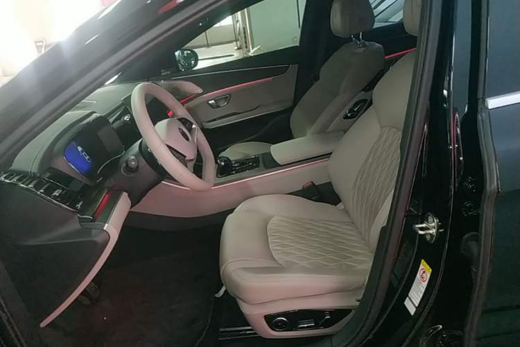 Used BYD Han 2025 DM-i Intelligent Driving Edition 125KM LiDAR Flagship Model Left Front Seat