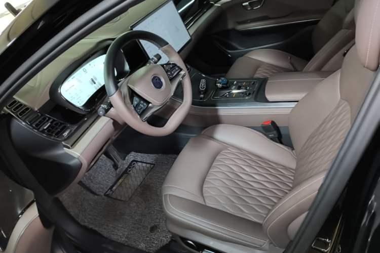 Used BYD Han 2025 DM-i Smart Drive 125KM Elite Model Left Front Seat