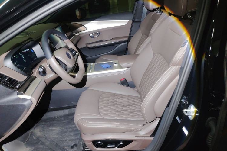 Used BYD Han 2025 Model EV Intelligent Driving Edition 635KM Flagship Left Front Seat