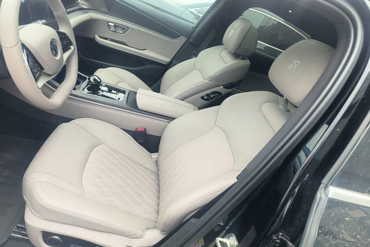 Used BYD Han 2025 DM-i Intelligent Driving Edition 125KM LiDAR Flagship Model Left Front Seat