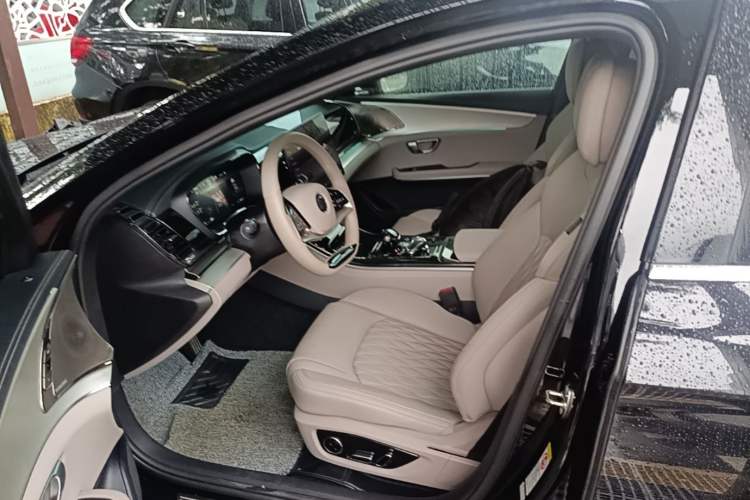 Used BYD Han 2025 EV 605KM Prestige Model Left Front Seat