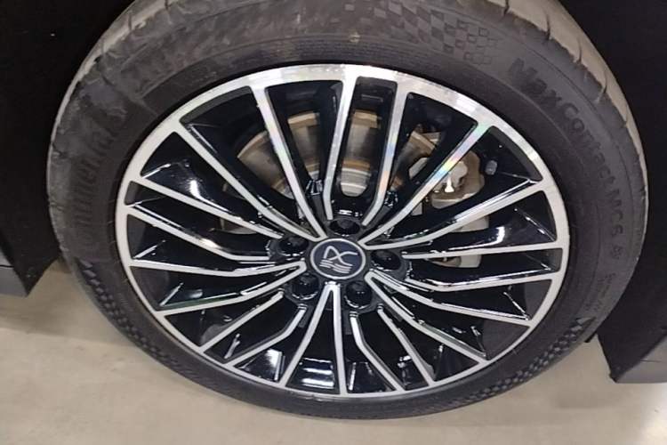 Used BYD Han 2025 DM-i Intelligent Driving Edition 125KM LiDAR Flagship Model Left Front Wheel Hub