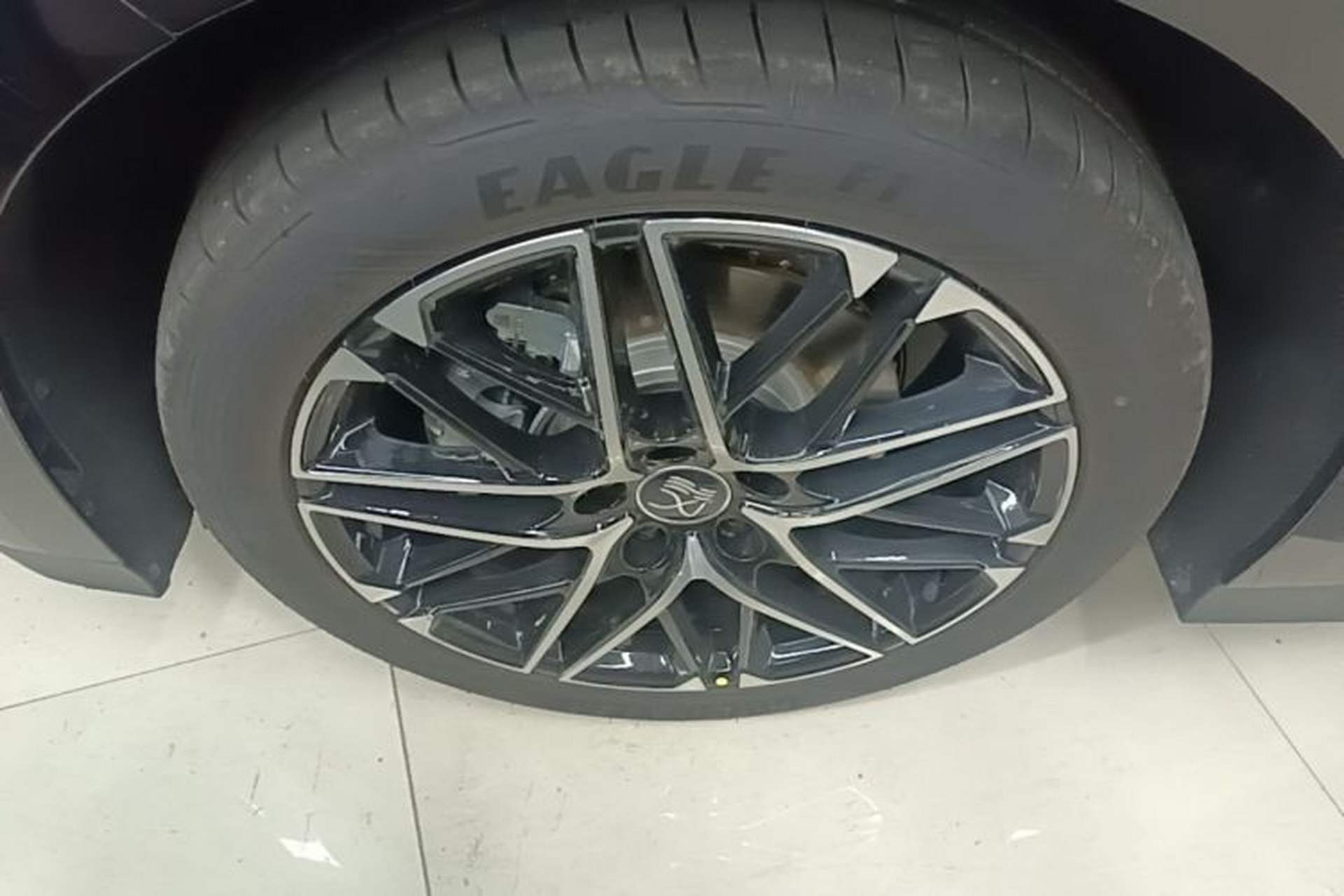Used BYD Han 2025 Model EV Intelligent Driving Edition 635KM LiDAR Flagship Left Front Wheel Hub