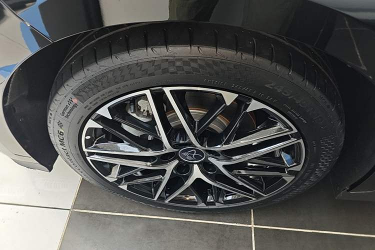 Used BYD Han 2025 EV 605KM Prestige Model Left Front Wheel Hub