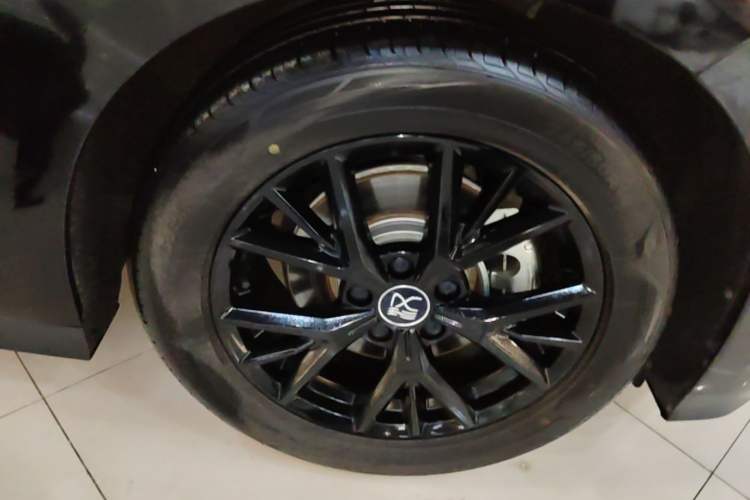 Used BYD Han 2025 DM-i 125KM Elite Model Left Front Wheel Hub