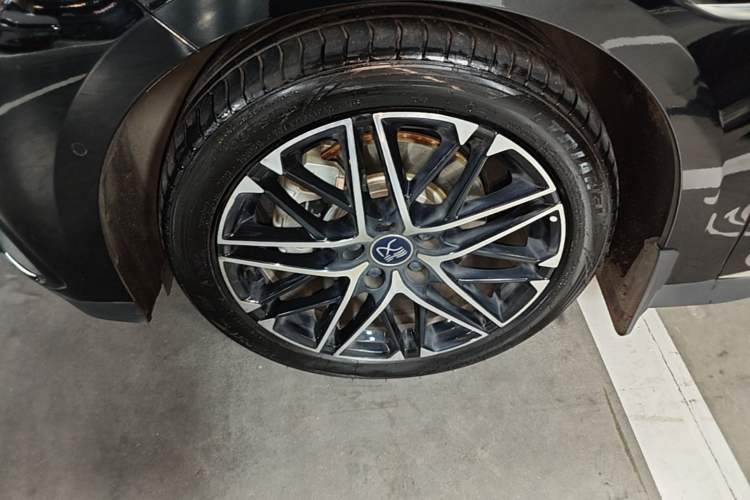 Used BYD Han 2025 EV Intelligent Driving Edition 605KM Prestige Model Left Front Wheel Hub