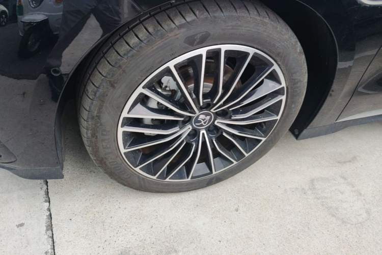 Used BYD Han 2025 DM-i Intelligent Driving Edition 125KM LiDAR Flagship Model Left Front Wheel Hub