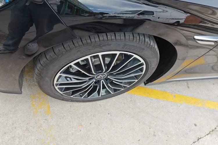 Used BYD Han 2025 DM-i Intelligent Driving Edition 125KM LiDAR Flagship Model Left Front Wheel Hub