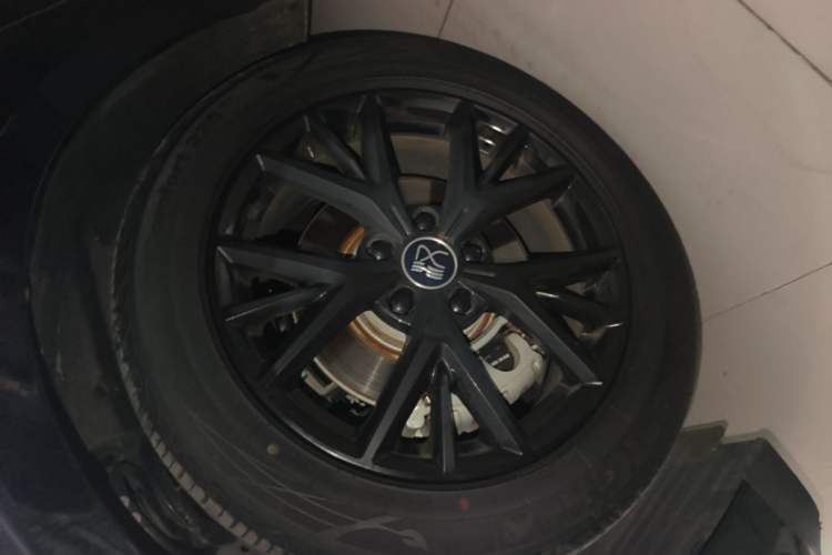 Used BYD Han 2025 DM-i 125KM Elite Model Left Front Wheel Hub