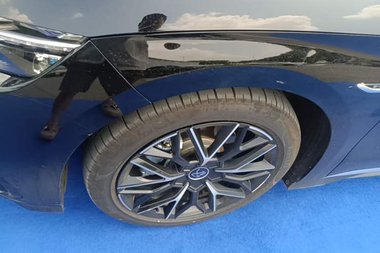 Used BYD Han 2025 DM-i 125KM Prestige Model Left Front Wheel Hub