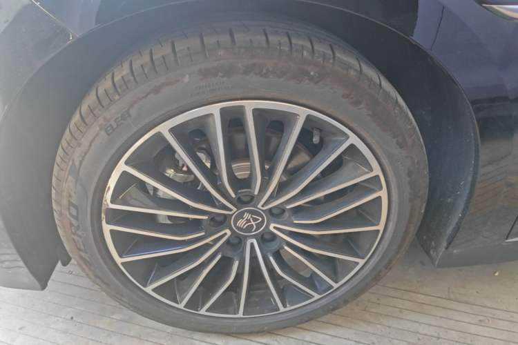 Used BYD Han 2025 DM-i Intelligent Driving Edition 125KM LiDAR Flagship Model Left Front Wheel Hub
