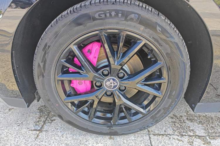 Used BYD Han 2025 DM-i 125KM Elite Model Left Front Wheel Hub