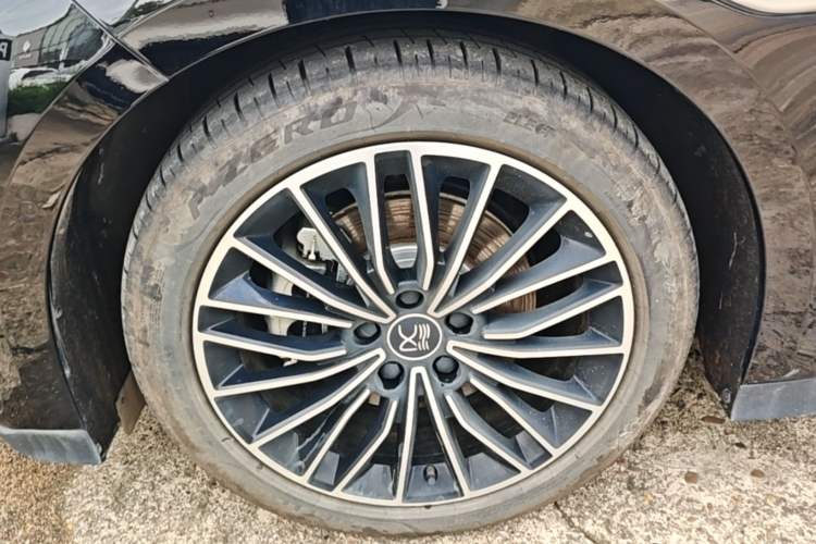 Used BYD Han 2025 DM-i Intelligent Driving Edition 125KM LiDAR Flagship Model Left Front Wheel Hub