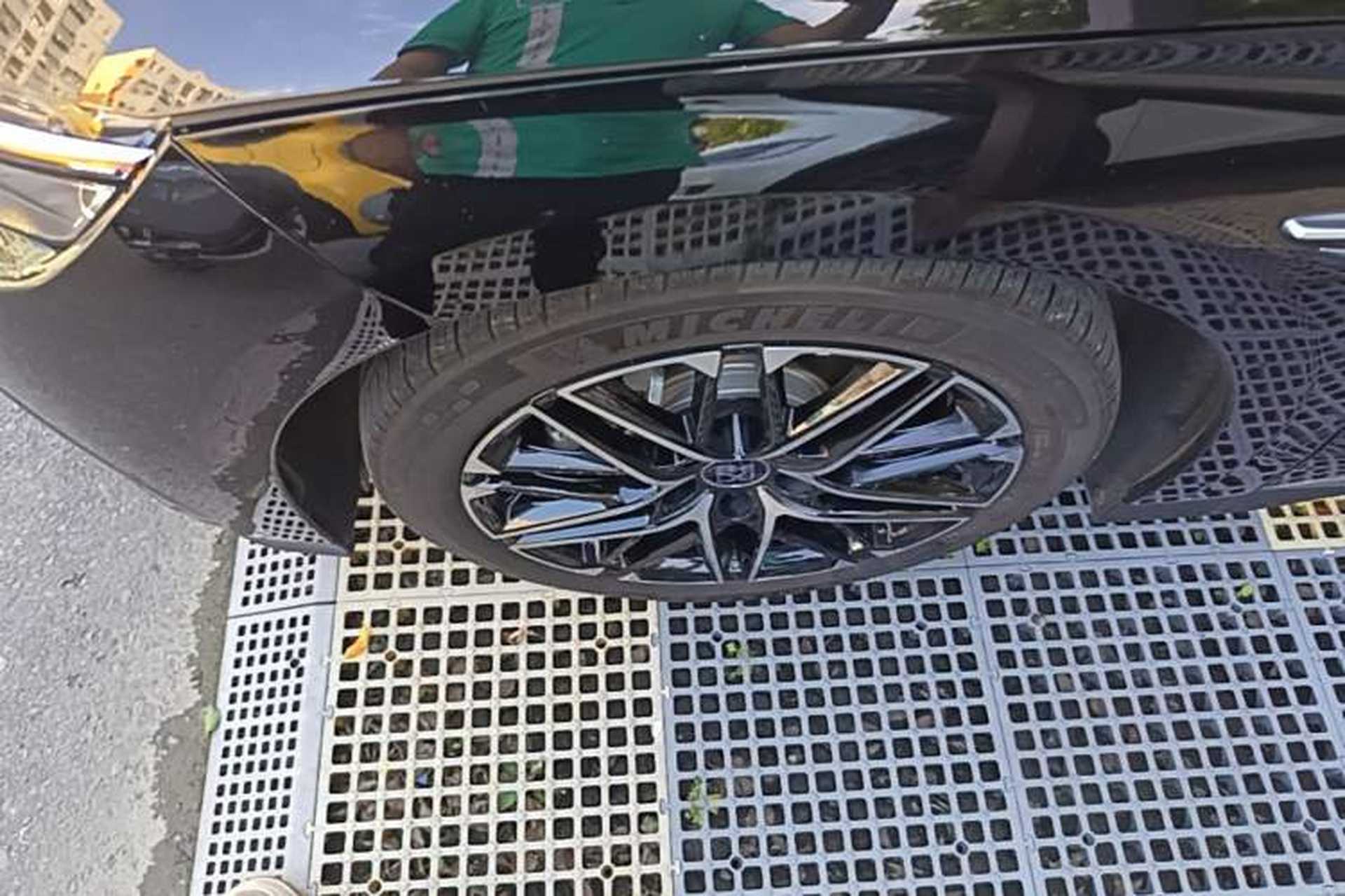 Used BYD Han 2025 EV Intelligent Driving Version 701KM Prestige Model Left Front Wheel Hub