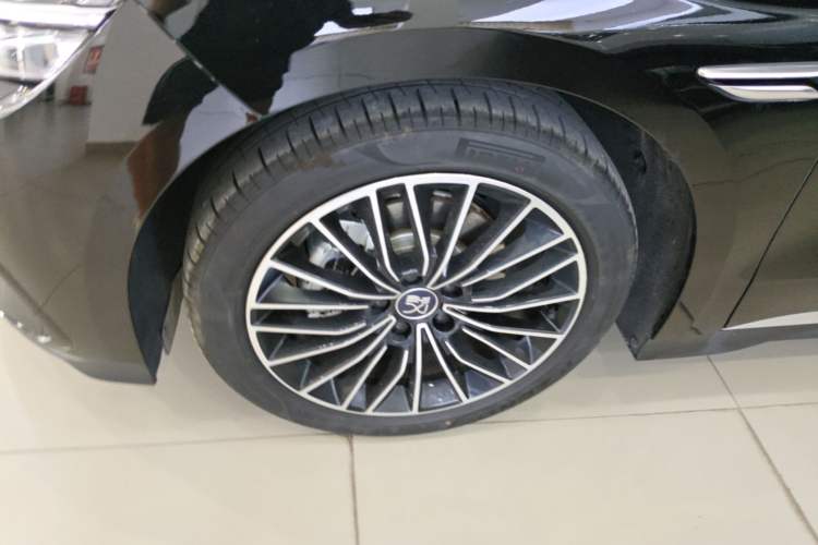 Used BYD Han 2025 DM-i Intelligent Driving Edition 125KM LiDAR Flagship Model Left Front Wheel Hub