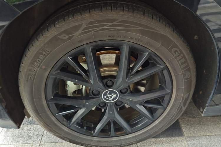 Used BYD Han 2025 DM-i 125KM Elite Model Left Front Wheel Hub