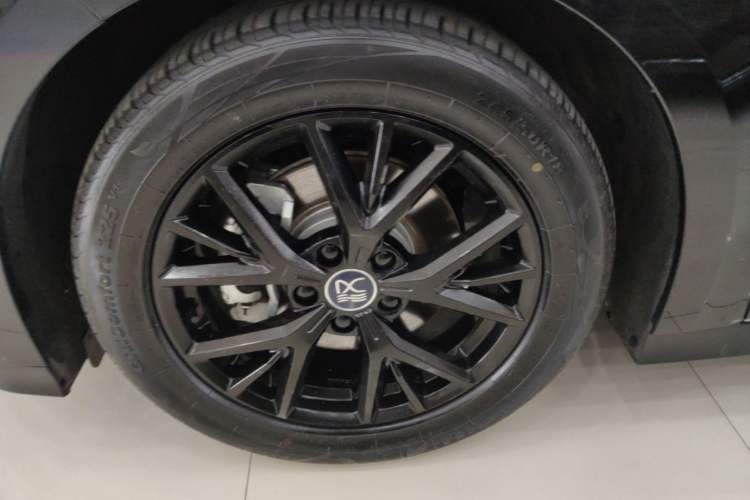Used BYD Han 2025 DM-i 125KM Elite Model Left Front Wheel Hub
