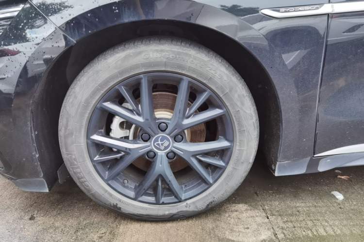 Used BYD Han 2025 DM-i 125KM Elite Model Left Front Wheel Hub
