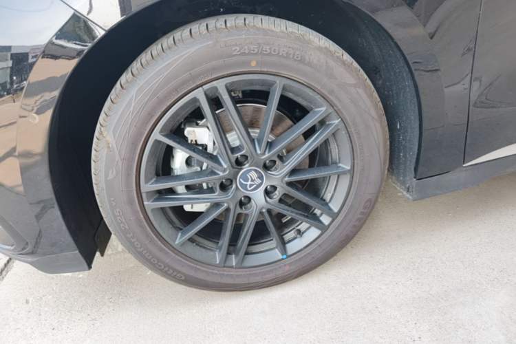 Used BYD Han 2025 DM-i Intelligent Driving Edition 245KM Prestigious Edition Left Front Wheel Hub